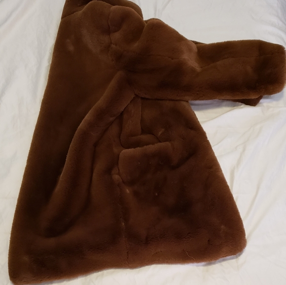 Faux fur coat - Picture 2 of 5